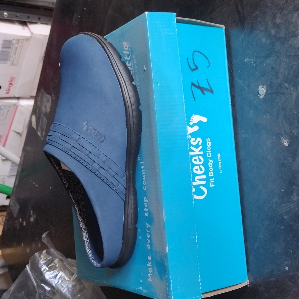 Women's shoes